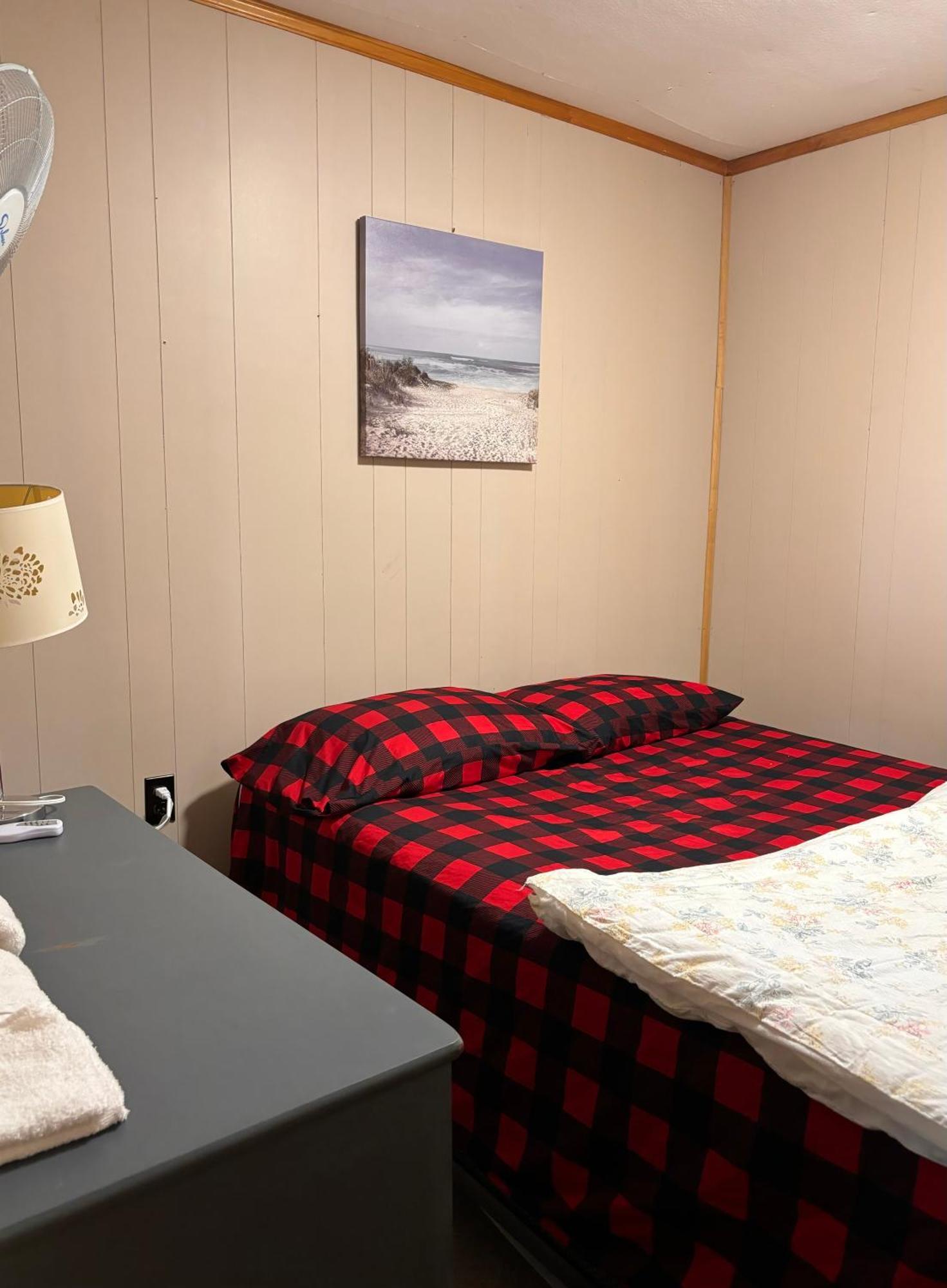 Lakefront Hideaway Resort Kawartha Lakes Eksteriør billede