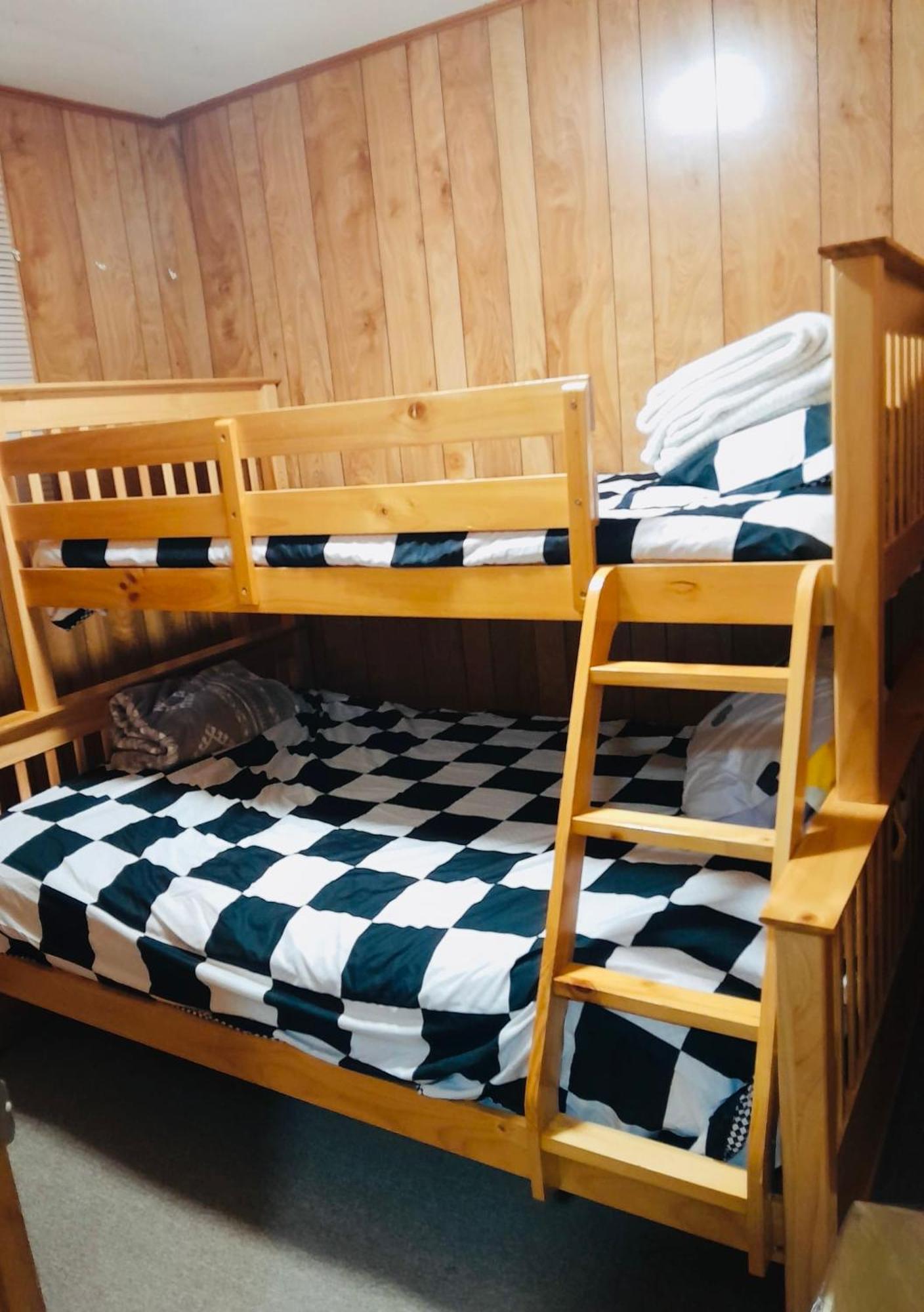 Lakefront Hideaway Resort Kawartha Lakes Eksteriør billede