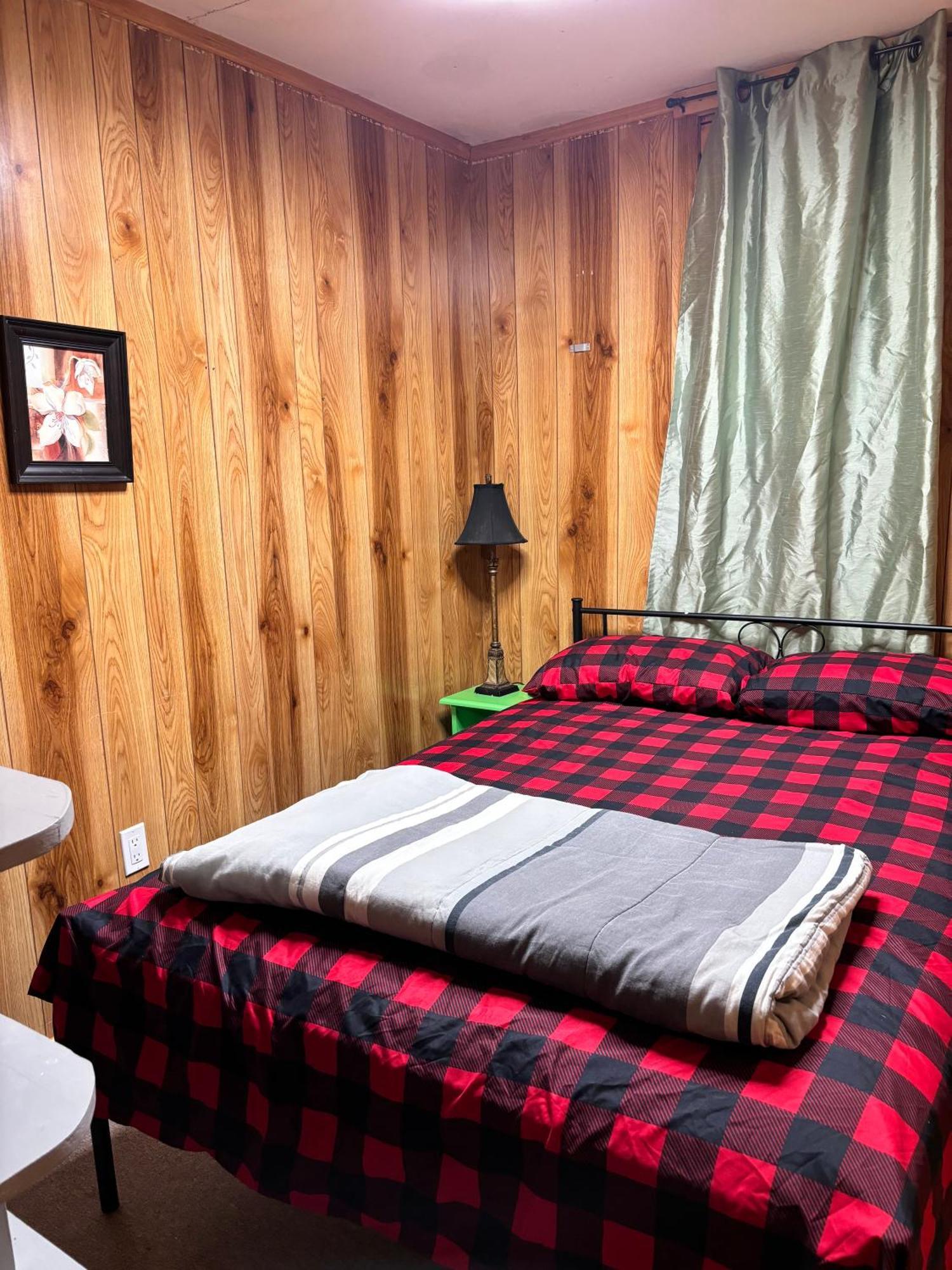 Lakefront Hideaway Resort Kawartha Lakes Eksteriør billede