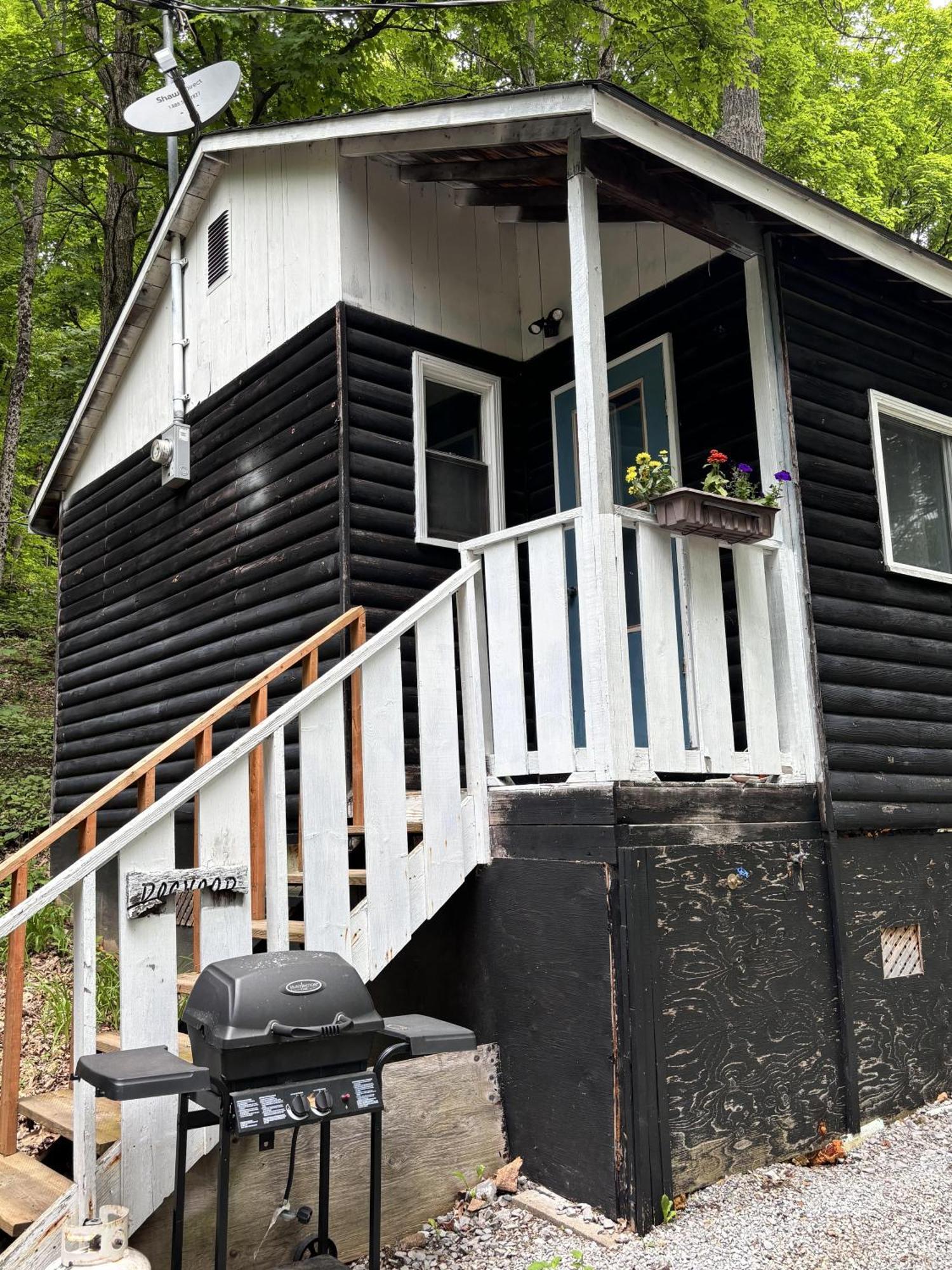 Lakefront Hideaway Resort Kawartha Lakes Eksteriør billede